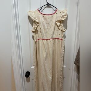 Mexican style flower embroidered style.